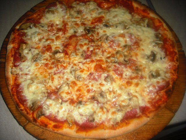 Pizzeria Quattro - Salámová